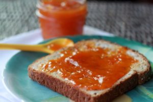 vanilla-apricot-jam-on-toast
