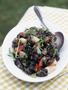 snail fricasse with garlic,tomatoes and rocket